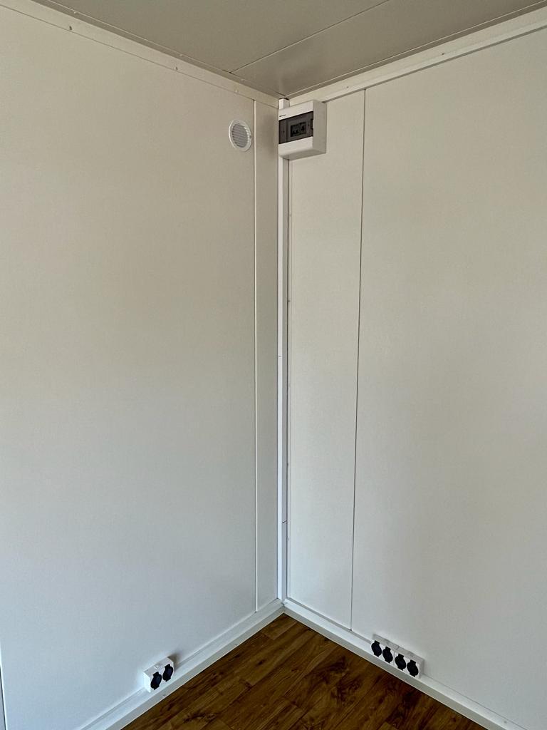 CONTENEDOR DE OFICINA 7,0 X 3,0 M