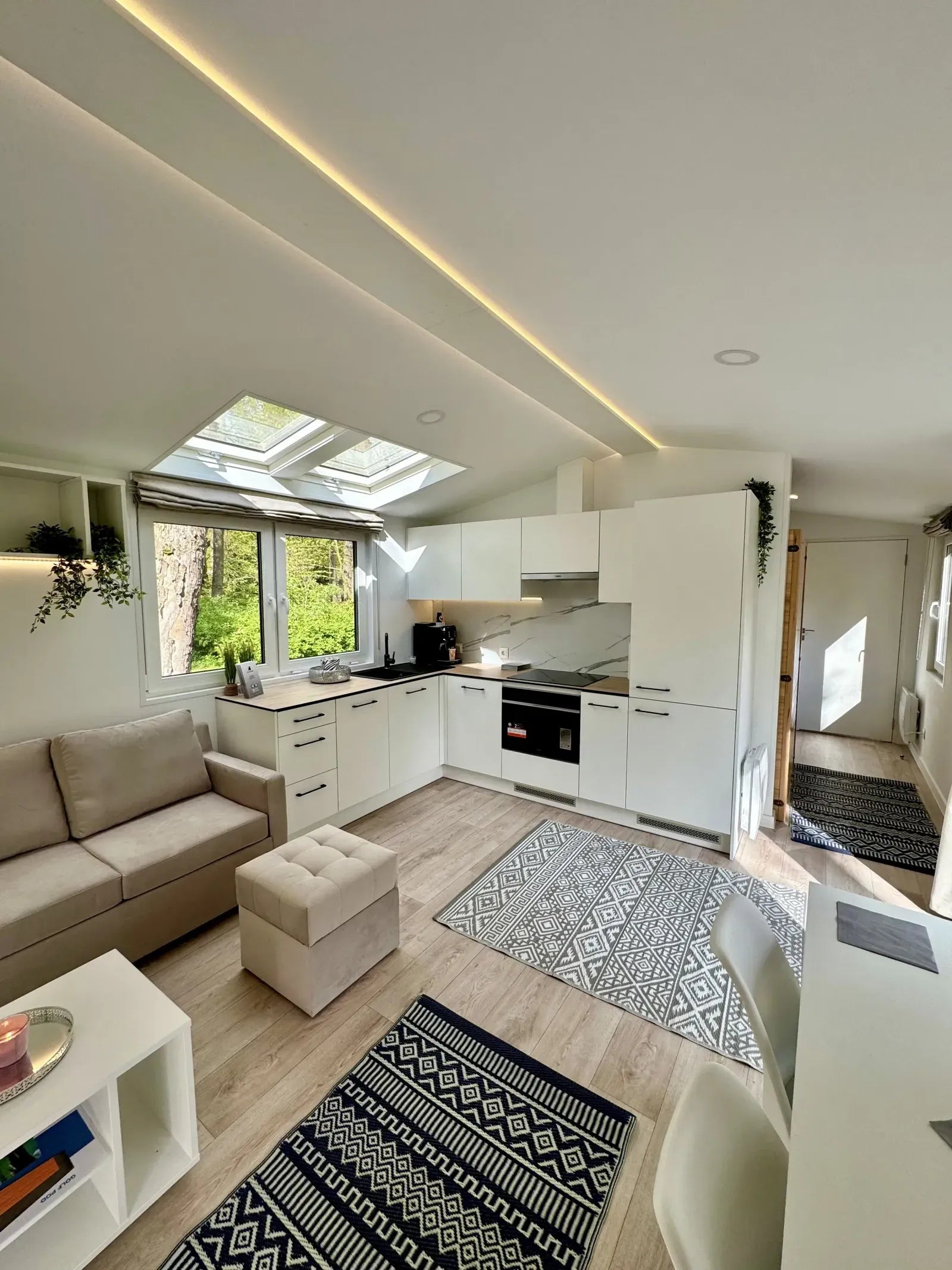 CASA MÓVIL CAPRI LUXURIOR (12,5 X 4,2 M)