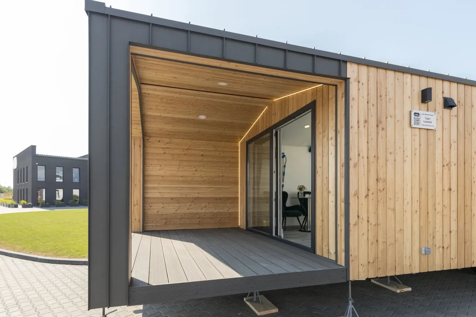 CASA MÓVIL CAPRI LUXURIOR (12,5 X 4,2 M)