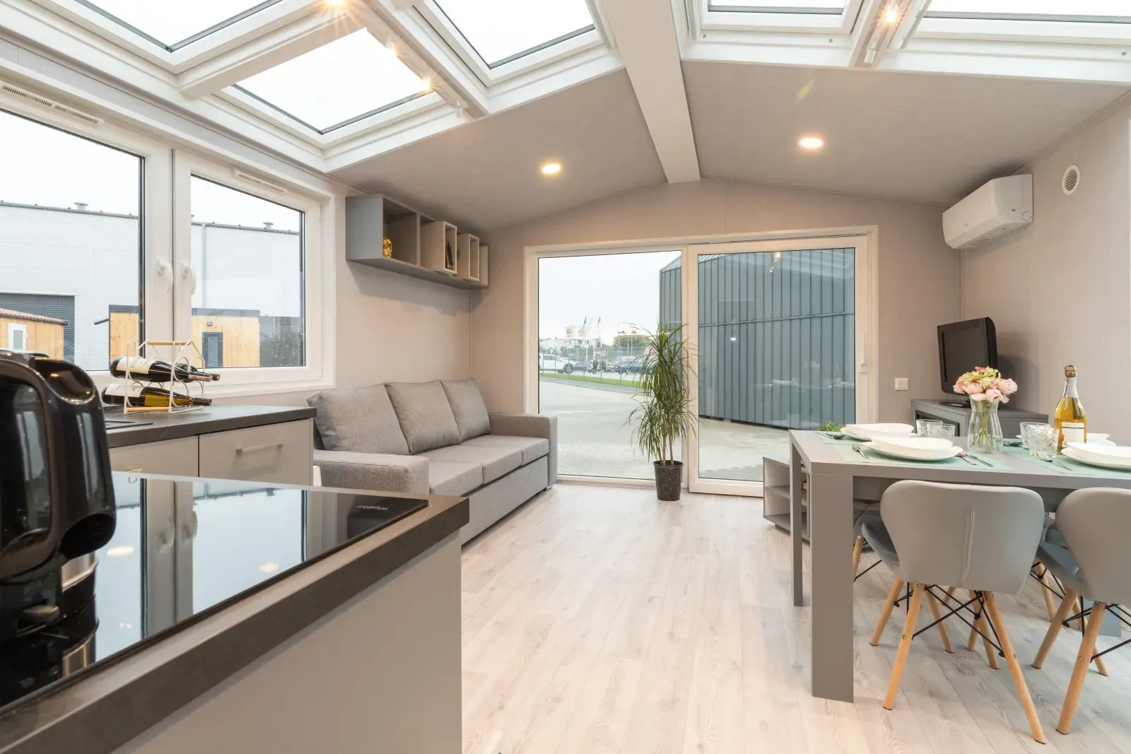 CASA MÓVIL CAPRI 50 M2 (12 X 4,2 M)