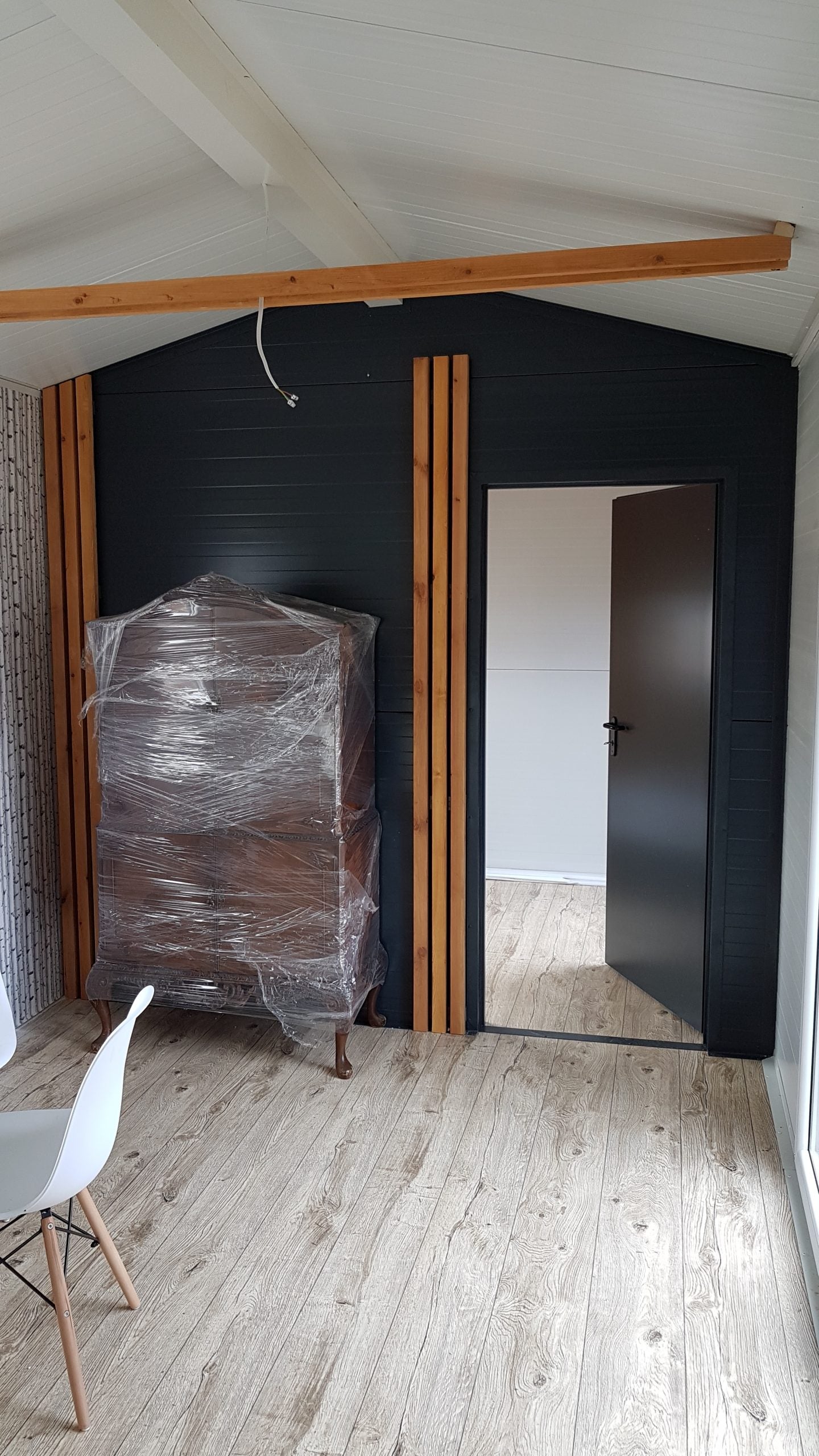 CONTENEDOR HABITABLE 8X3M