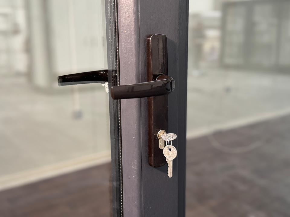 CONTENEDOR DE OFICINA MODELO FALCÓN ( 240X600 )