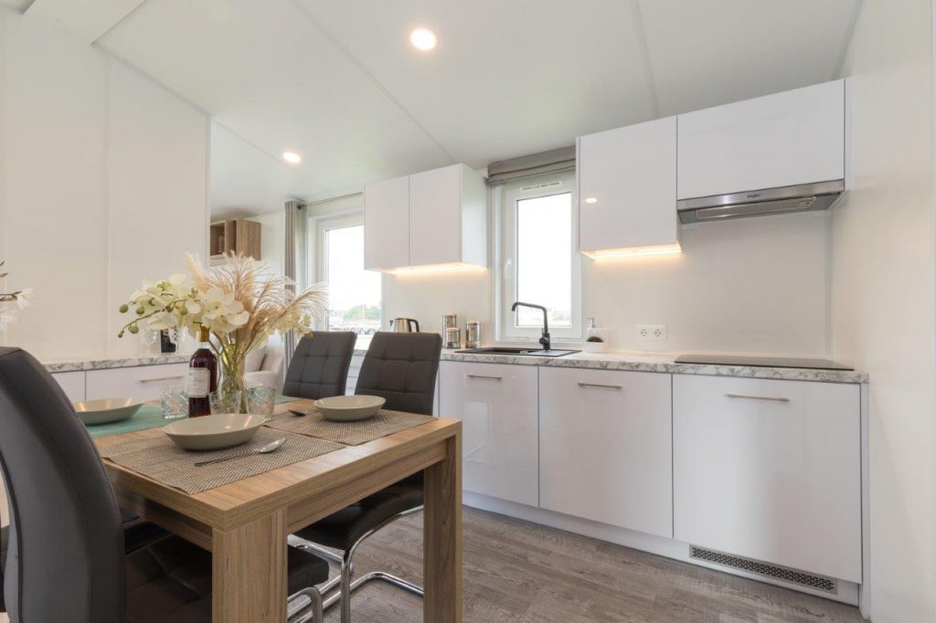 CASA MOVIL POOLE (12 X 4 M)