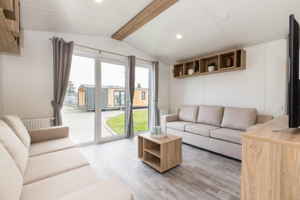 CASA MOVIL POOLE (12 X 4 M)