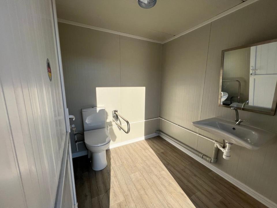 CONTENEDOR SANITARIO PARA DISCAPACITADOS ( 220 X 220 M ) NUEVO