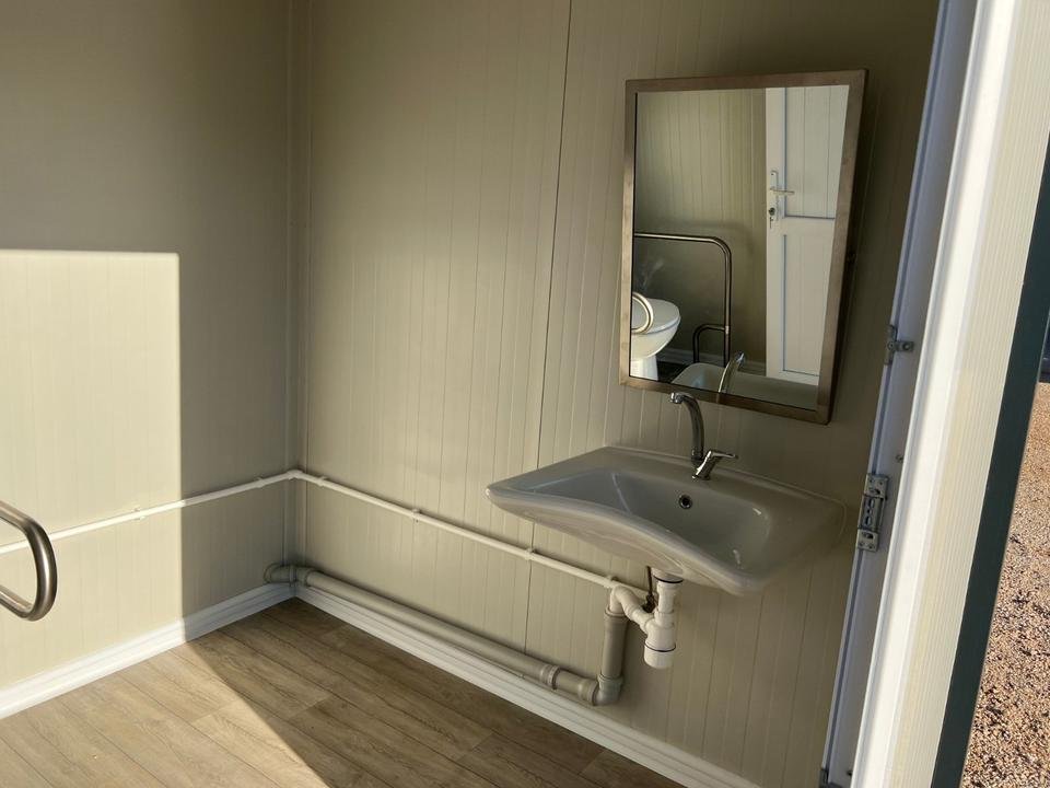 CONTENEDOR SANITARIO PARA DISCAPACITADOS ( 220 X 220 M ) NUEVO