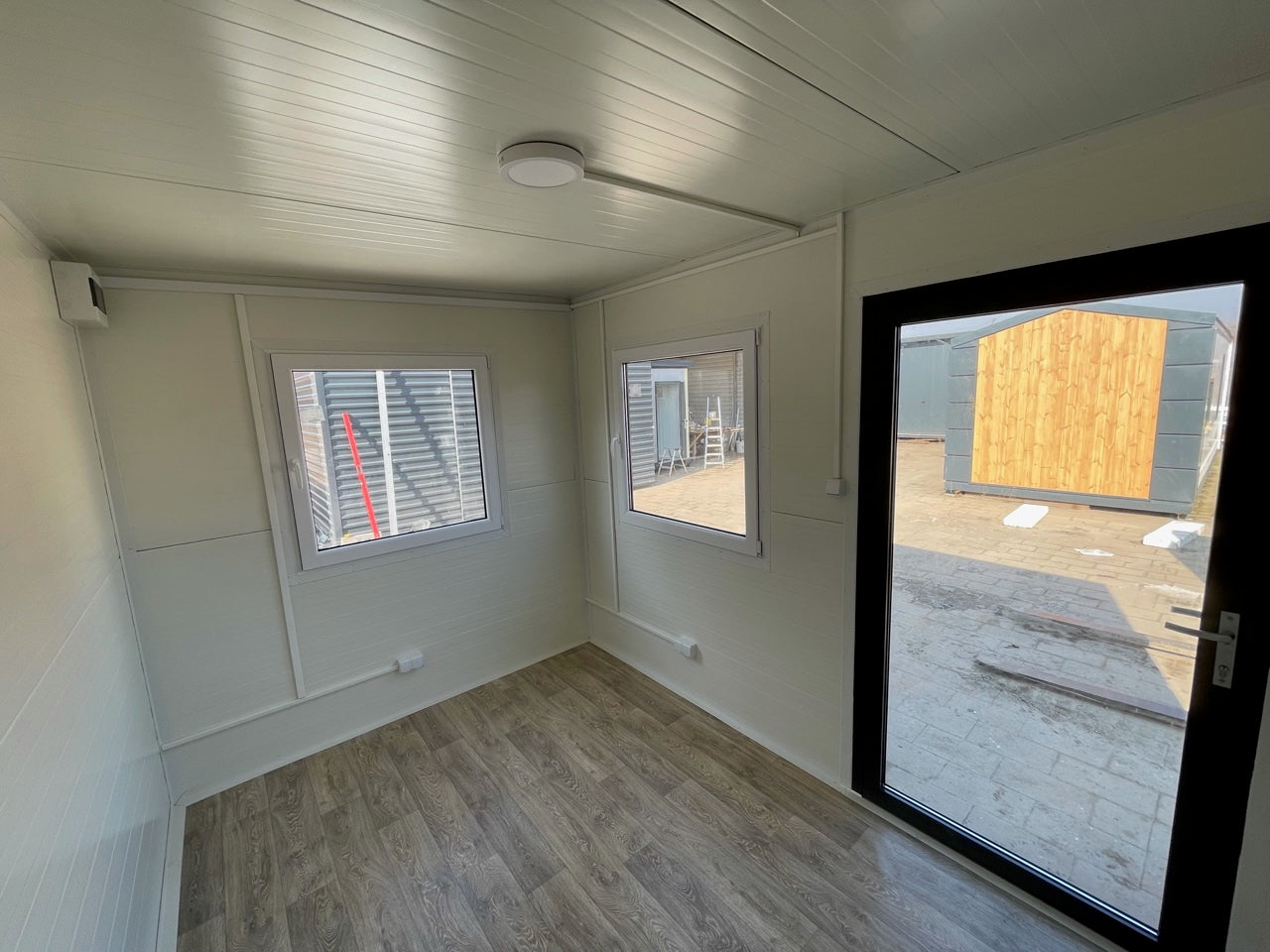 CONTENEDOR DE OFICINA 3,6 X 2,5 M