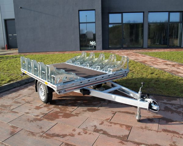 El remolque BIKE 10 está diseñado para transportar 10 bicicletas.