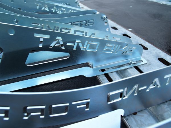 El remolque BIKE 10 está diseñado para transportar 10 bicicletas.