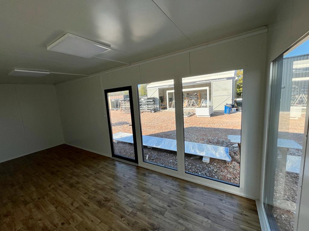 CONTENEDOR DE OFICINA 7,0 X 3,0 M