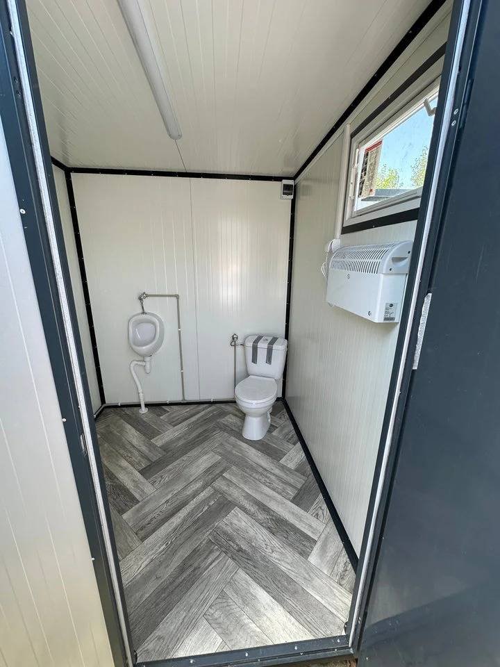 CONTENEDOR SANITARIO CON INODORO Y URINARIO