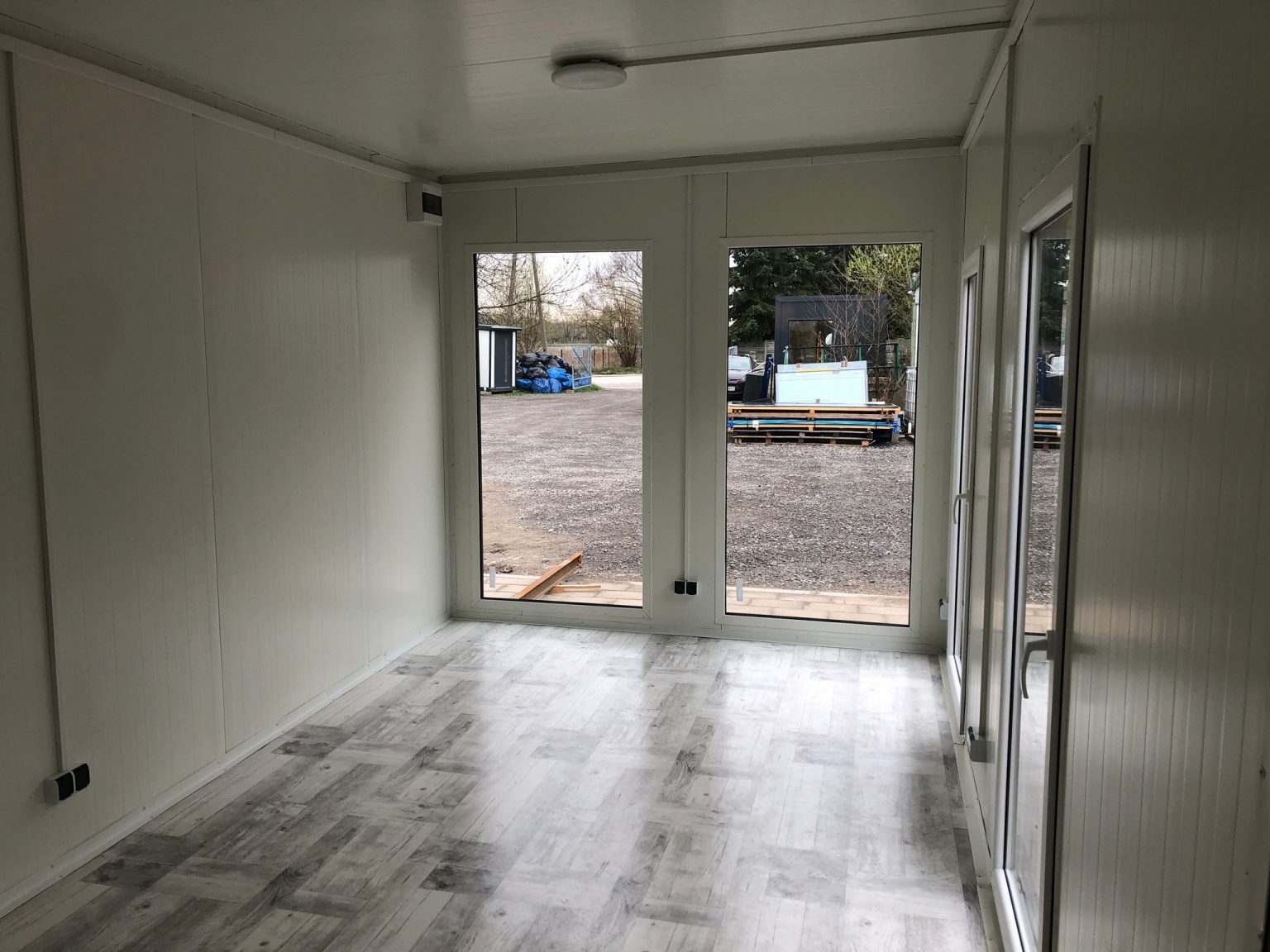 CONTENEDOR DE OFICINA 7X3MT