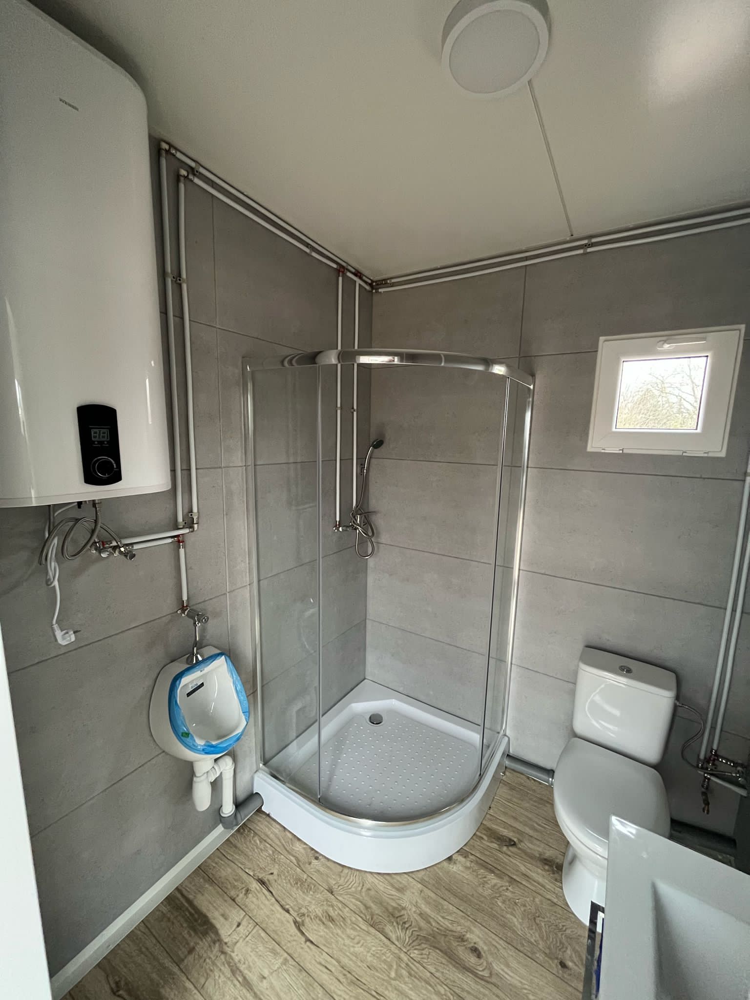 CONTENEDOR HABITABLE 8X3MT