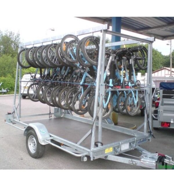 Remolque para transportar 30 bicicletas