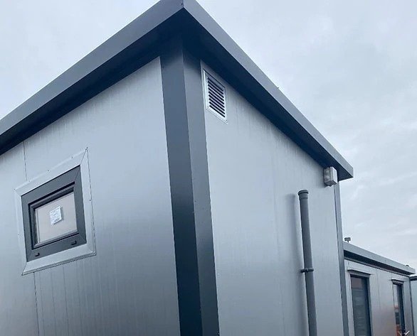 Contenedor Sanitario con Doble Cabina WC