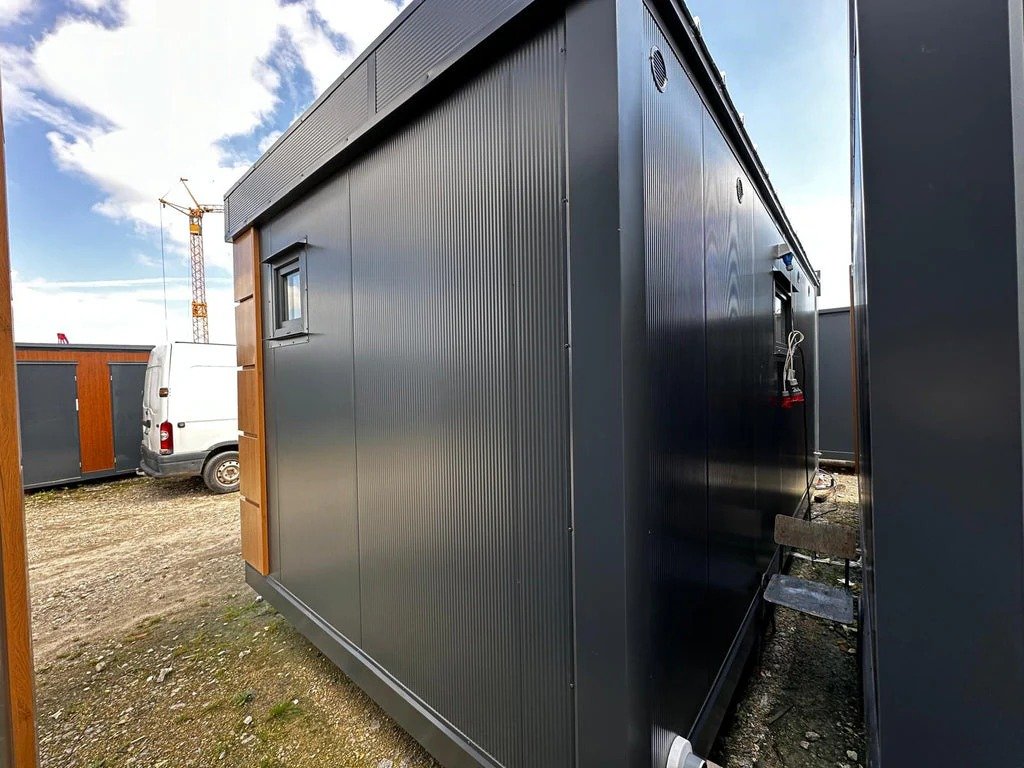 Contenedor Sanitario con Múltiples Unidades: Funcionalidad y Espacio