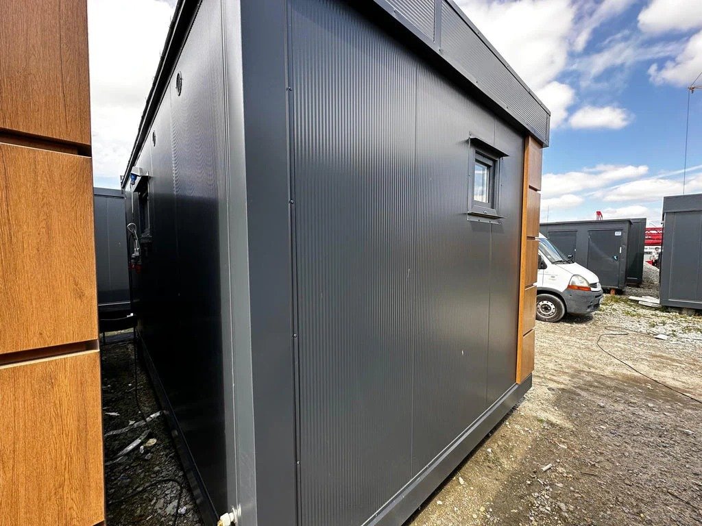 Contenedor Sanitario con Múltiples Unidades: Funcionalidad y Espacio