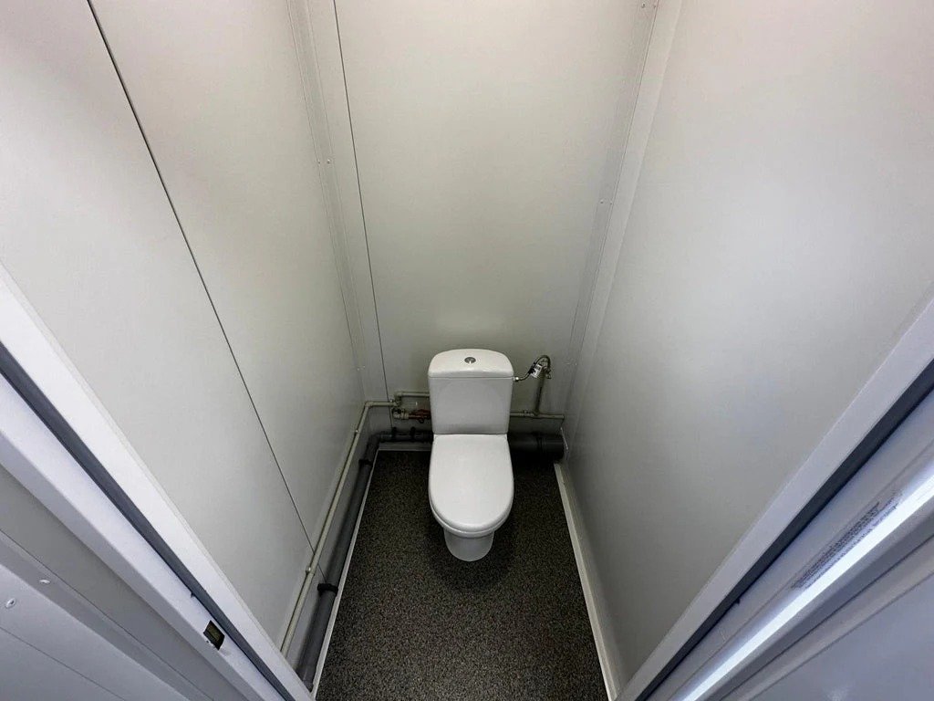 Contenedor Sanitario con Múltiples Unidades: Funcionalidad y Espacio